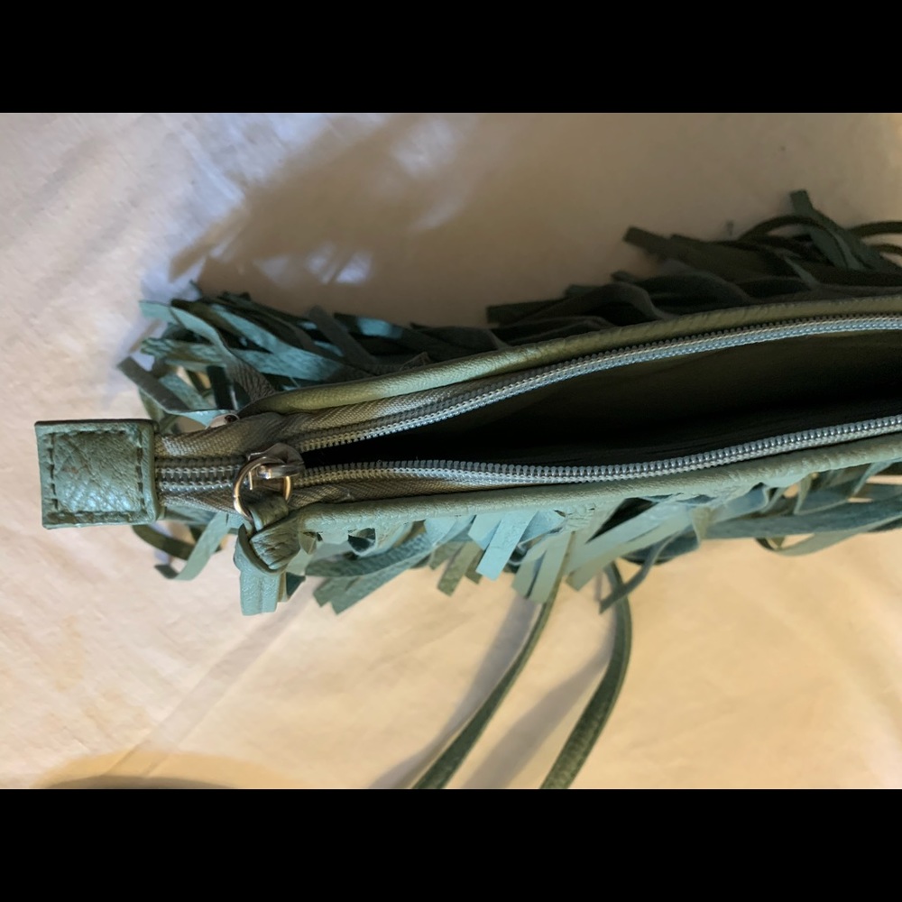 Crossbody purse with a bonus gift - Picture 2 of 9
